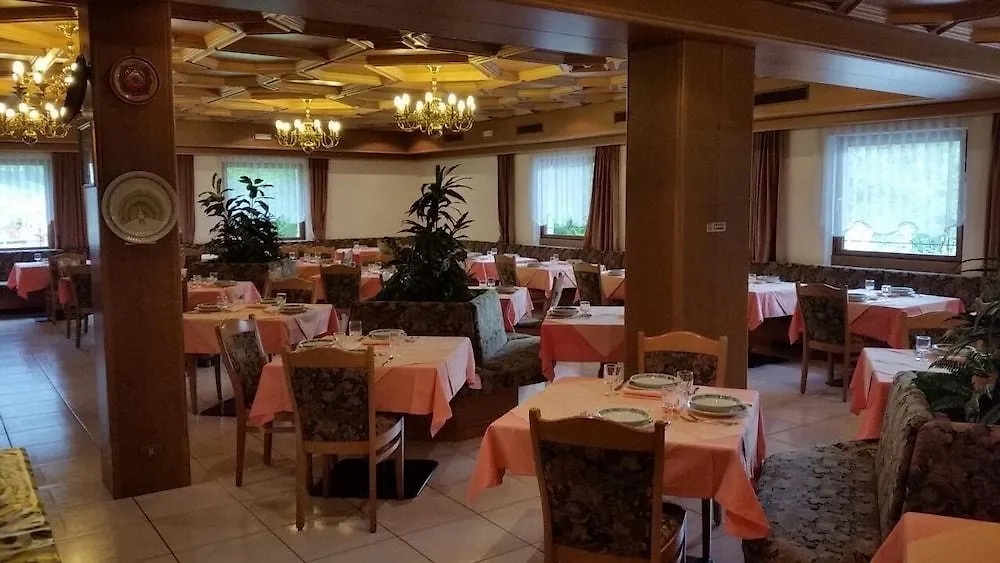 *** Hotel Albergo Scoiattolo Falcade Italien