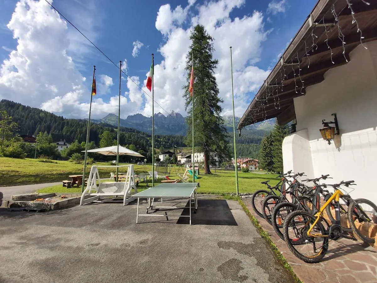 Albergo Scoiattolo Falcade 3*,