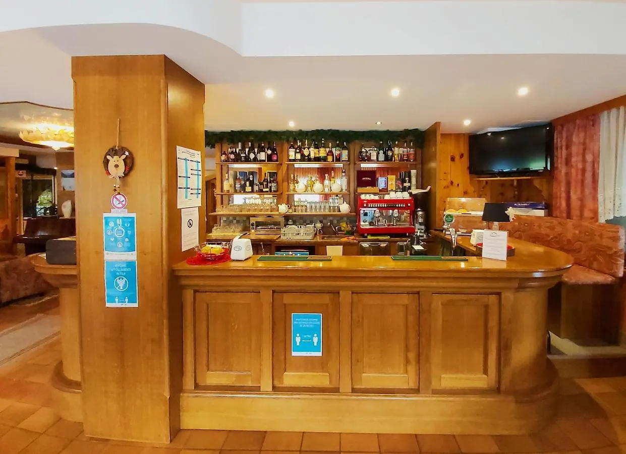 Albergo Scoiattolo Falcade Hotel