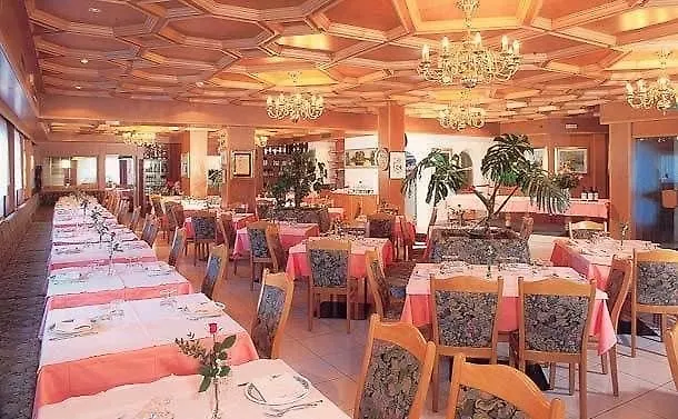 Albergo Scoiattolo Falcade 3*,